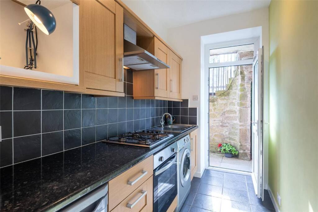 The Colours Riverside Apartment With Garden Broughty Ferry Bagian luar foto
