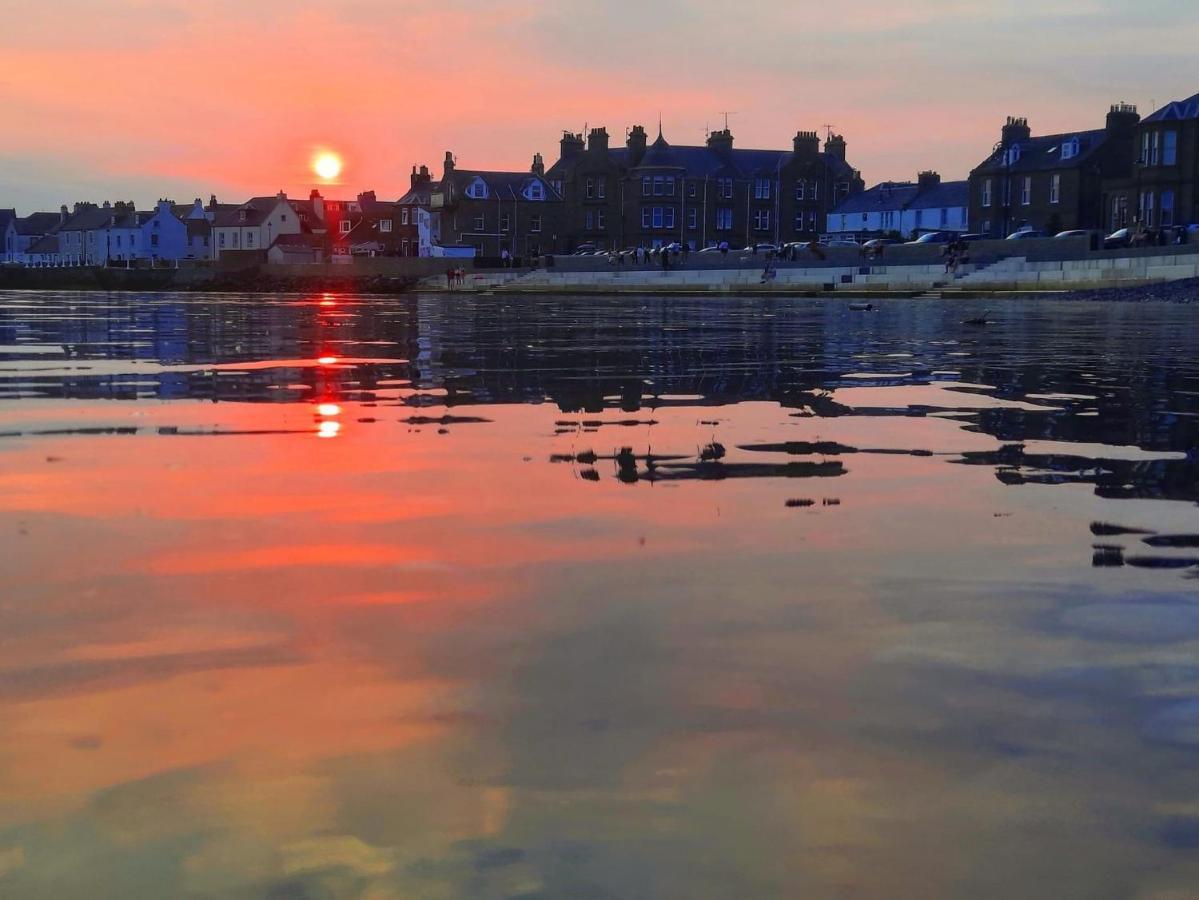 The Colours Riverside Apartment With Garden Broughty Ferry Bagian luar foto